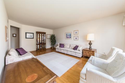 705 Howard Ave, Des Plaines, IL 60016 photo 4