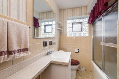 705 Howard Ave, Des Plaines, IL 60016 photo 12