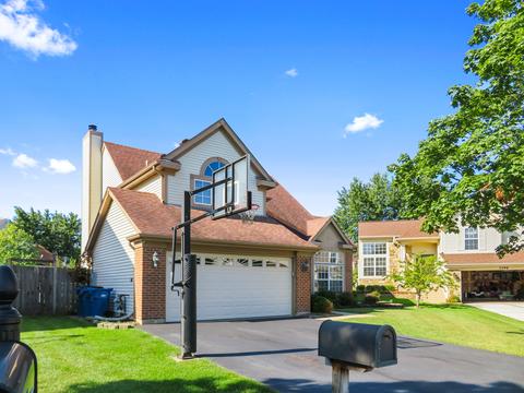 1398 Geneva Ct, Bartlett, IL 60103 photo 2