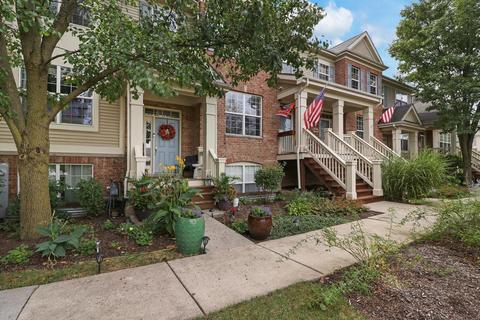 448 Bradbury Ln, Bartlett, IL 60103 photo 1