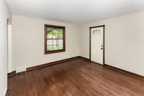511 Wing Park Blvd, Elgin, IL 60123 photo 9