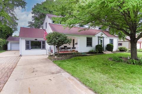 511 Wing Park Blvd, Elgin, IL 60123 photo 1