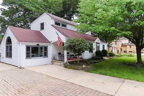 511 Wing Park Blvd, Elgin, IL 60123 photo 2