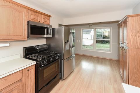 511 Wing Park Blvd, Elgin, IL 60123 photo 13