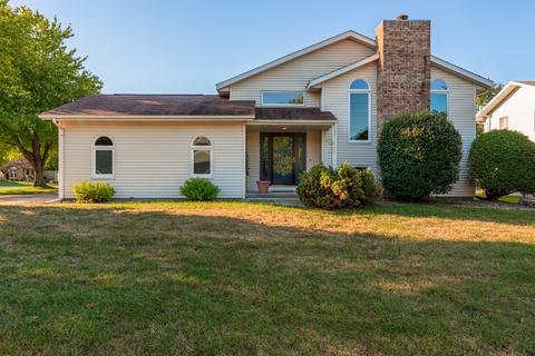 607 Carriage Hills Rd, Normal, IL 61761 photo 1