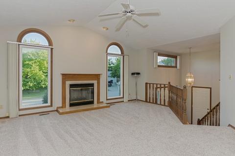 607 Carriage Hills Rd, Normal, IL 61761 photo 4