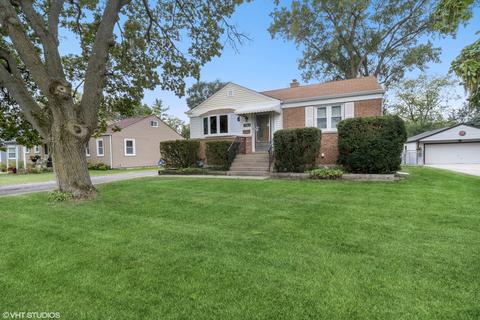 3064 Patton Dr, Des Plaines, IL 60018 photo 2