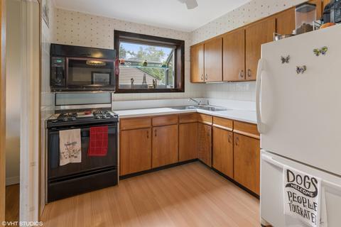 3064 Patton Dr, Des Plaines, IL 60018 photo 6