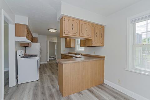 1301 E Oakland Ave, Bloomington, IL 61701 photo 8