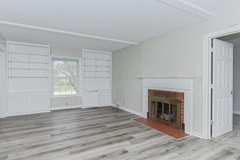 1301 E Oakland Ave, Bloomington, IL 61701 photo 3