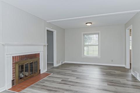 1301 E Oakland Ave, Bloomington, IL 61701 photo 4