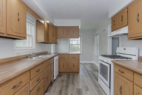 1301 E Oakland Ave, Bloomington, IL 61701 photo 5