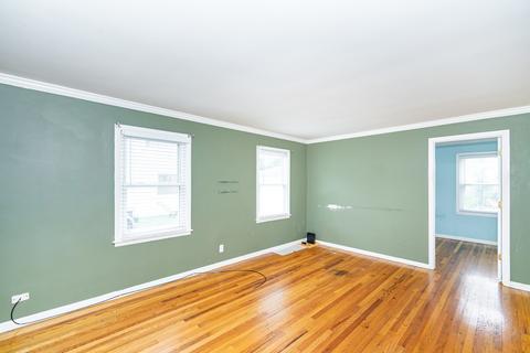 384 S Edison Ave, Elgin, IL 60123 photo 5