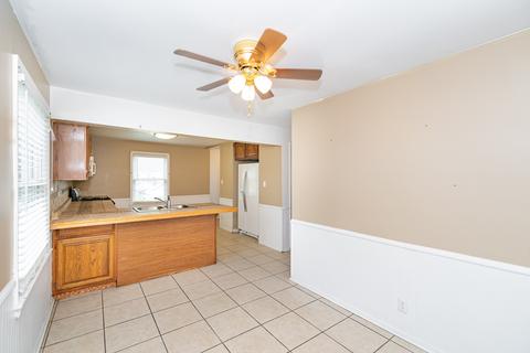 384 S Edison Ave, Elgin, IL 60123 photo 13