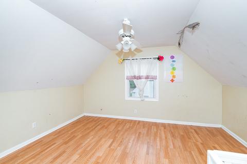 384 S Edison Ave, Elgin, IL 60123 photo 17