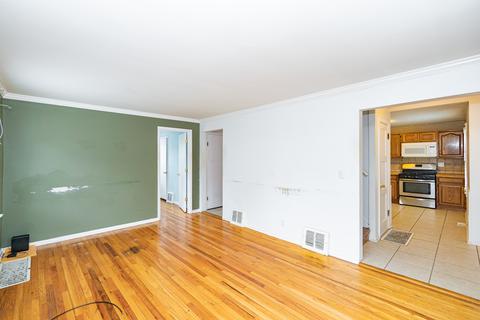 384 S Edison Ave, Elgin, IL 60123 photo 4
