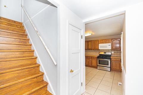 384 S Edison Ave, Elgin, IL 60123 photo 6