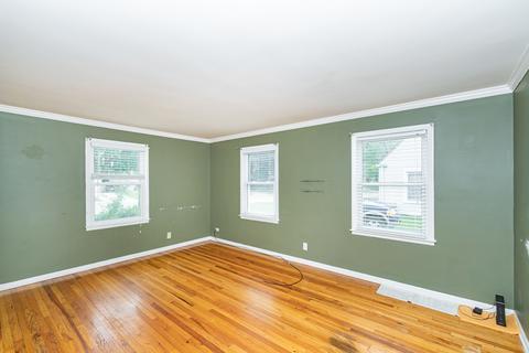 384 S Edison Ave, Elgin, IL 60123 photo 3