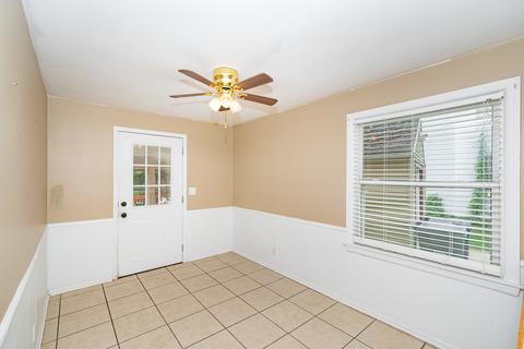 384 S Edison Ave, Elgin, IL 60123 photo 12