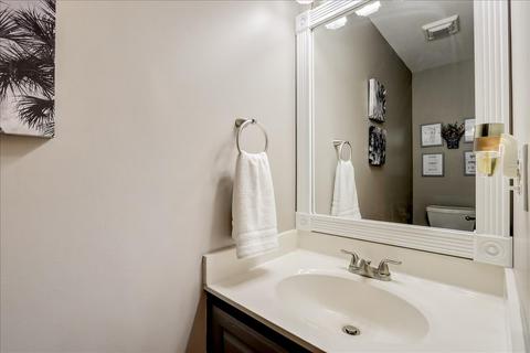 6174 Golfview Dr, Gurnee, IL 60031 photo 12