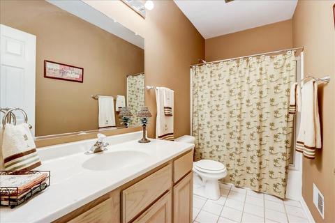 6174 Golfview Dr, Gurnee, IL 60031 photo 17