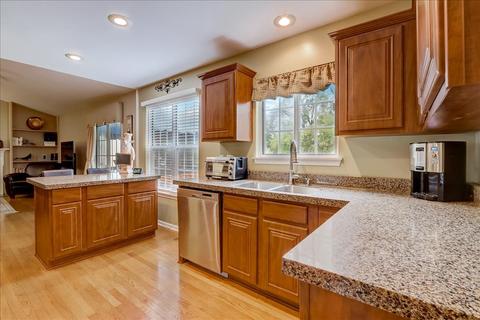 6174 Golfview Dr, Gurnee, IL 60031 photo 7