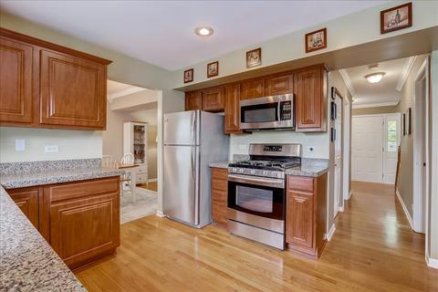 6174 Golfview Dr, Gurnee, IL 60031 photo 10