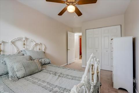 6174 Golfview Dr, Gurnee, IL 60031 photo 16