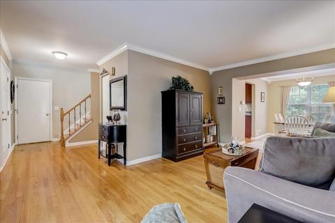 6174 Golfview Dr, Gurnee, IL 60031 photo 4