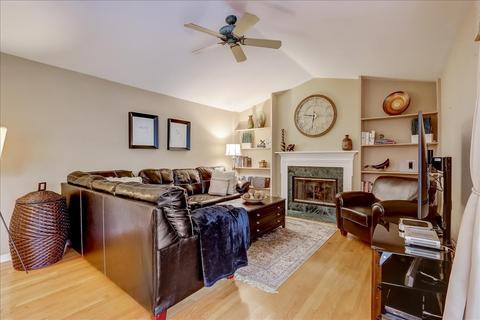 6174 Golfview Dr, Gurnee, IL 60031 photo 11