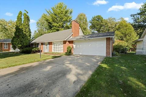 1908 Augusta Dr, Champaign, IL 61821 photo 2