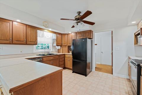 1908 Augusta Dr, Champaign, IL 61821 photo 9