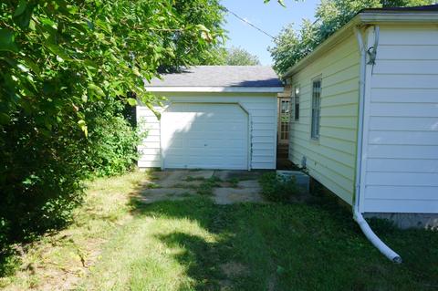 250 Maple St, Weldon, IL 61882 photo 24