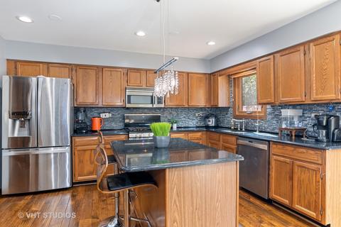 844 Kent Cir, Bartlett, IL 60103 photo 4