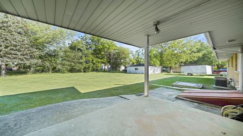 225 S Wooster St, Capron, IL 61012 photo 23