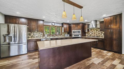 225 S Wooster St, Capron, IL 61012 photo 5