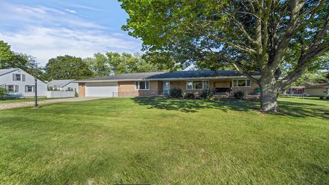 225 S Wooster St, Capron, IL 61012 photo 1