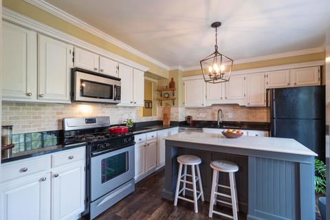 830 Concord Ln, Hoffman Estates, IL 60192 photo 11