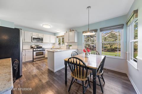 682 Heather Ln, Bartlett, IL 60103 photo 12
