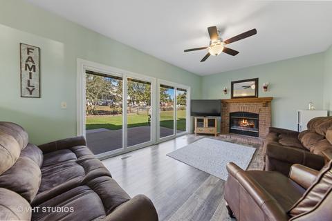 682 Heather Ln, Bartlett, IL 60103 photo 13