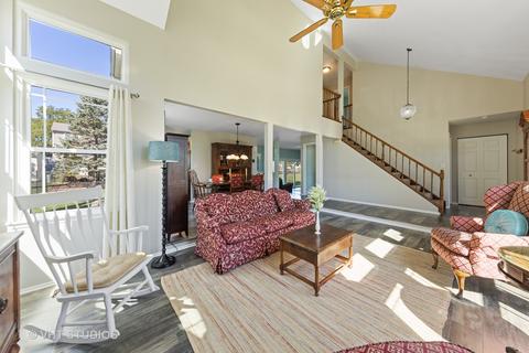 682 Heather Ln, Bartlett, IL 60103 photo 16