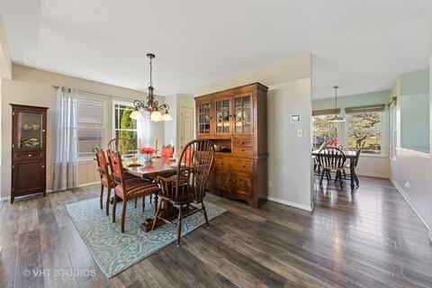 682 Heather Ln, Bartlett, IL 60103 photo 6