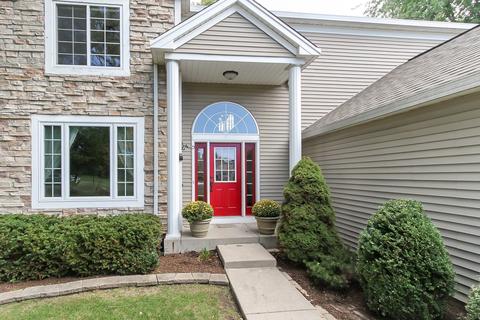 8 Dover Ct, Algonquin, IL 60102 photo 2