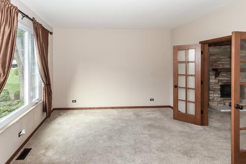 8 Dover Ct, Algonquin, IL 60102 photo 4