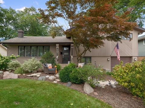 102 N Beverly St, Wheaton, IL 60187 photo 1