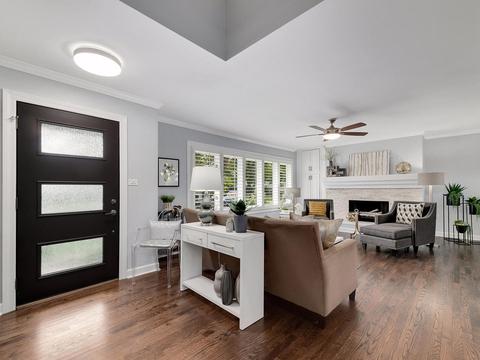 102 N Beverly St, Wheaton, IL 60187 photo 3