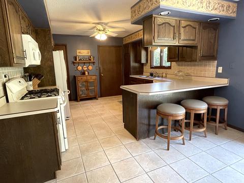 2104 E 38th St, Sterling, IL 61081 photo 7