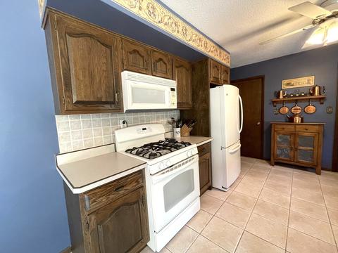 2104 E 38th St, Sterling, IL 61081 photo 9