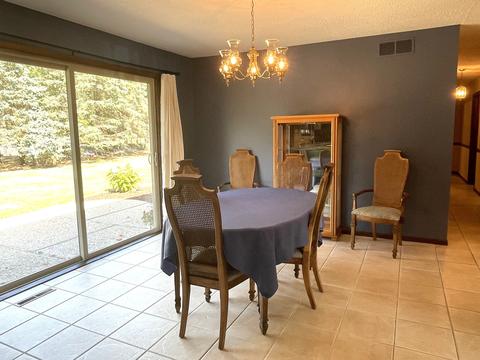 2104 E 38th St, Sterling, IL 61081 photo 11