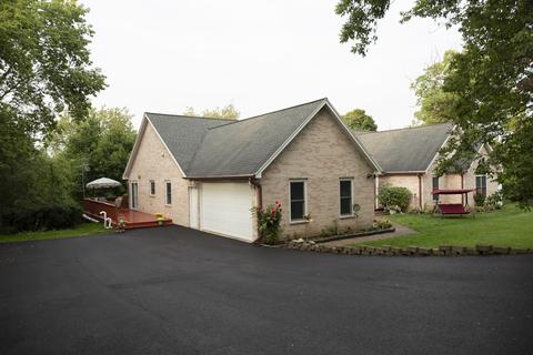 5302 Hayes Rd, Algonquin, IL 60102 photo 1